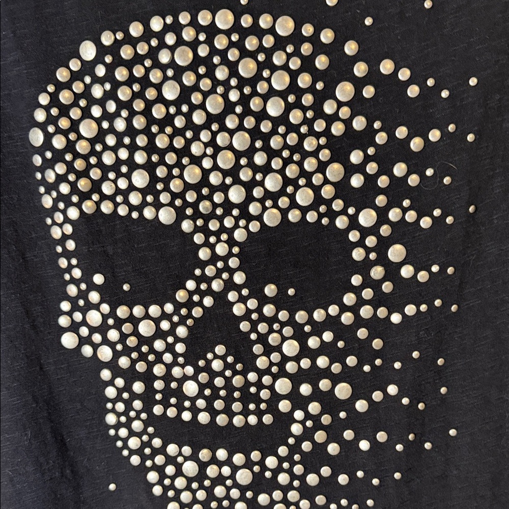 Vocal Cream and Black Fleur-de-Lis Label Tee - Picture 3 of 5